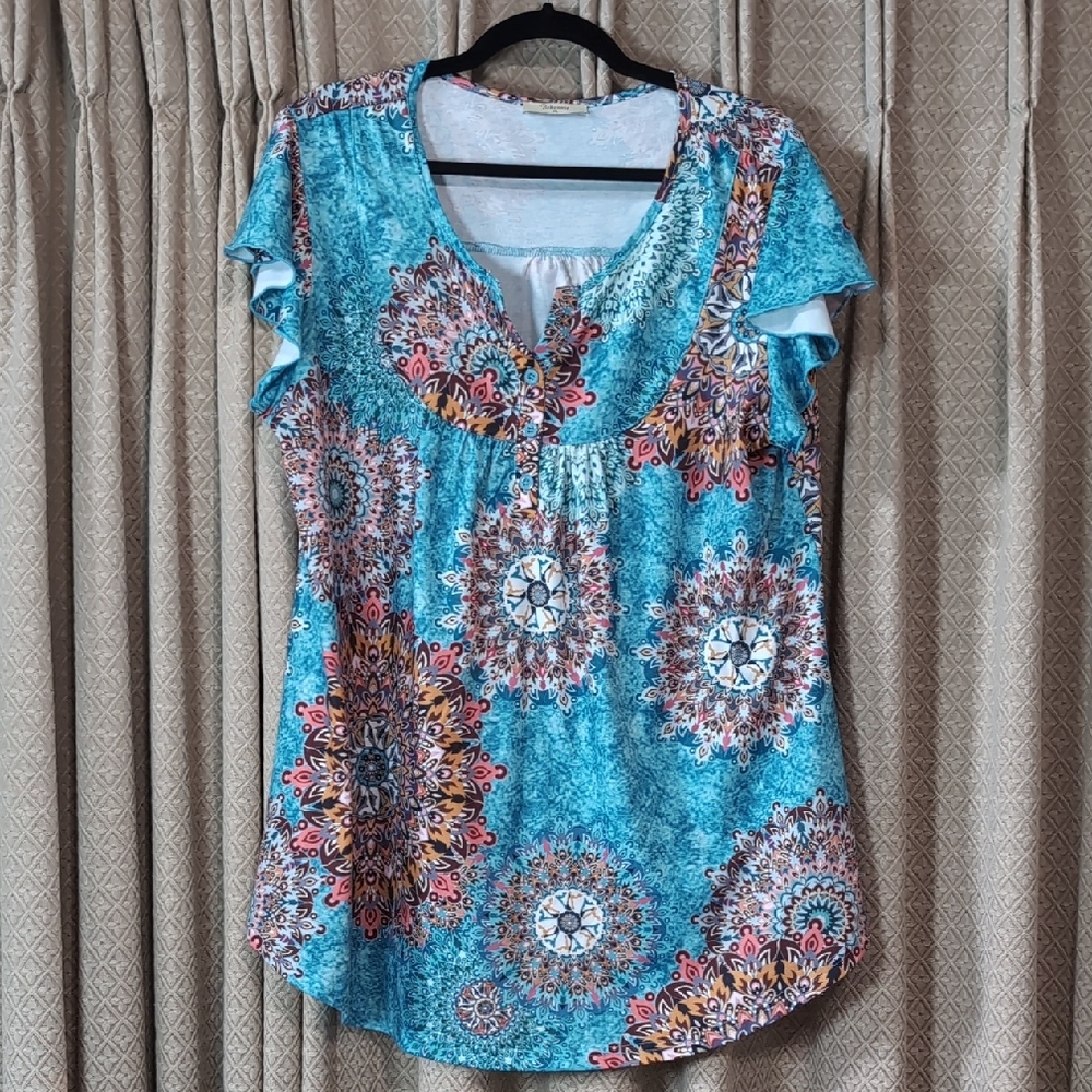 Womens Size XXL Bebonnie Short Sleeves V-Neck With Three Button Multicolored Top